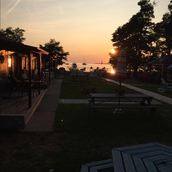 Meet your Posher, Lisa - Picture 1 of 6